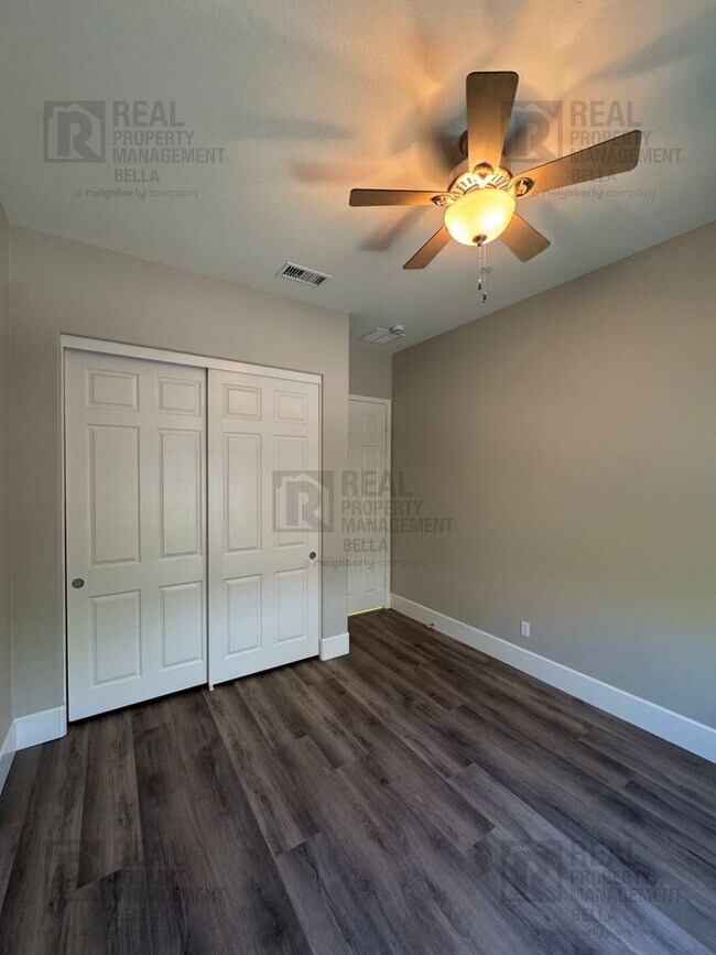 Building Photo - Beautiful Winchester Home with Open Floor Plan, Office & Solar