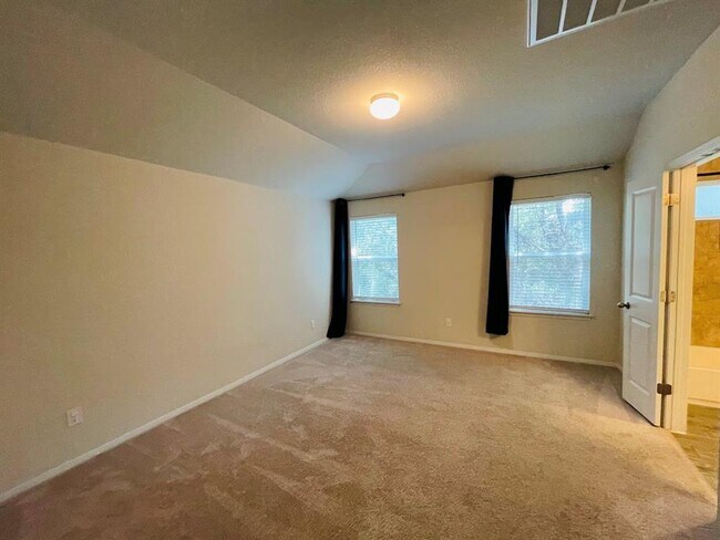 Building Photo - 3803 Overhill Dr