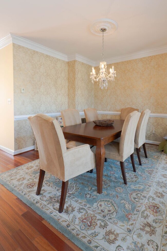 Building Photo - Well Appointed 3 Bedroom 3.5 Bath Townhome...