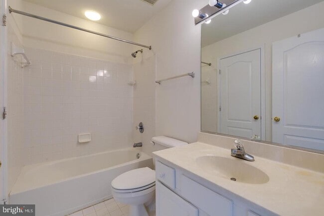 Building Photo - 13129 Park Crescent Cir