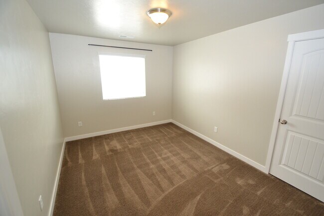 Building Photo - Beautiful 3 Bed/2.5 Bath in Draper!!!