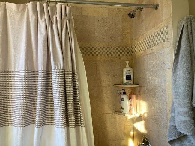 Building Photo - Mansfield Heights | 313-315 Mansfield