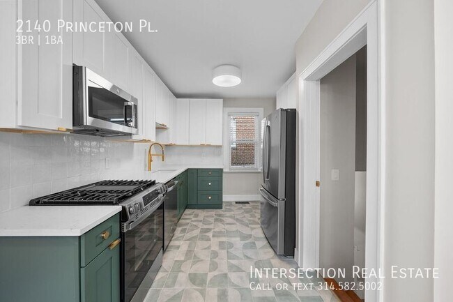 Building Photo - 2140 Princeton Pl