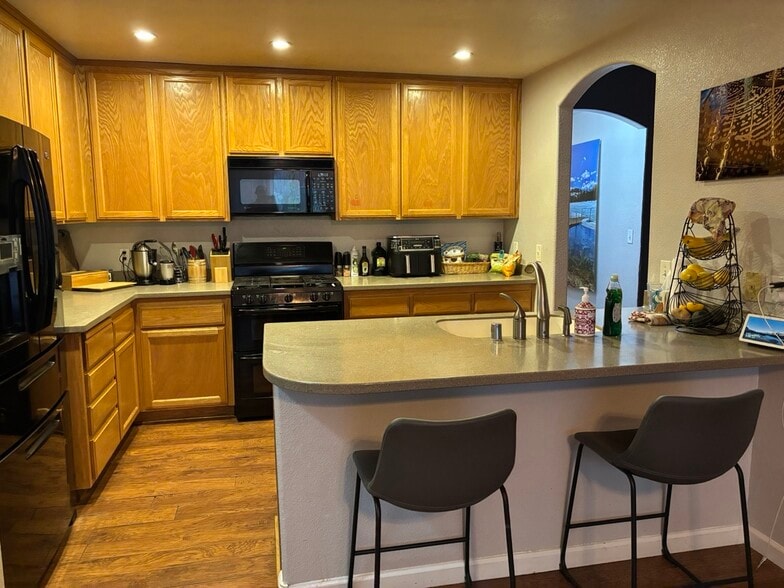 Building Photo - 5681 Manx Rd