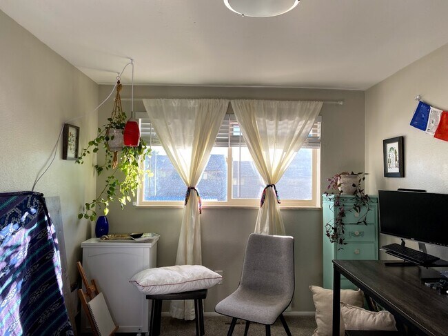 3rd Bdr - 421 S Balsam St