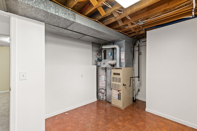 Building Photo - 1004 11th St NW