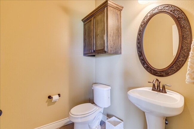 Building Photo - 6241 Lago Vista Dr