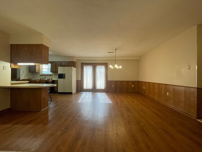 Building Photo - Great location in Sherwood