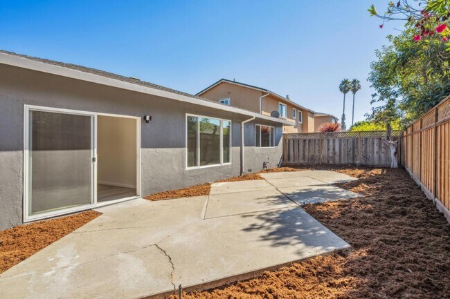 Building Photo - 700 Gull Ave