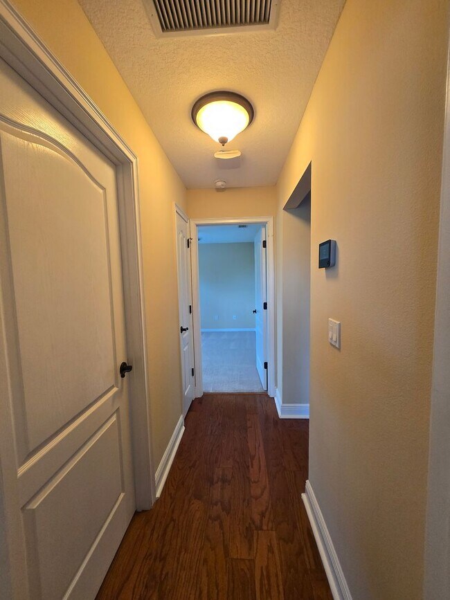 Building Photo - Gorgeous 4-Bedroom Home with Office, Pool,...
