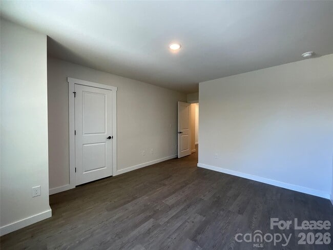 Building Photo - 128 18th St NW