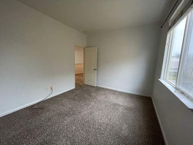 Building Photo - 1513 Sturm Dr