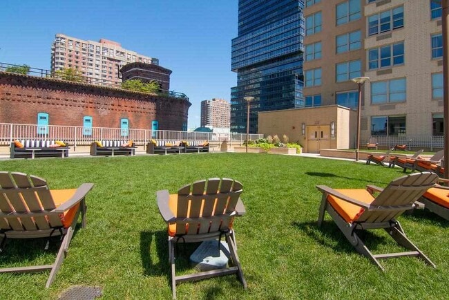 Building Photo - 88 Morgan St