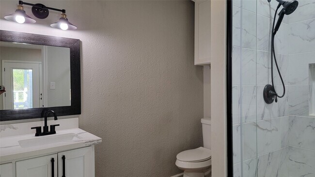 Building Photo - 2200 Joe Rushing Ln