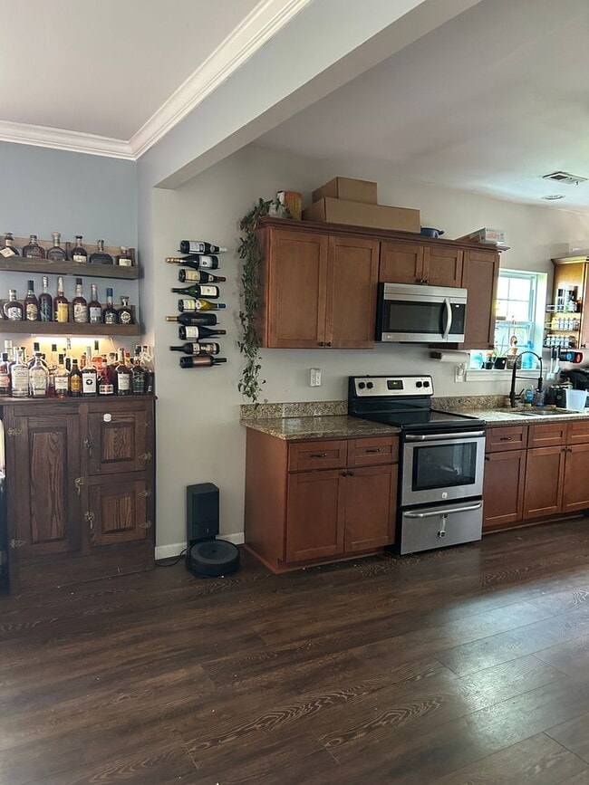 Building Photo - 4 BD/2 BA in Pine Meadows - 1/2 acre fence...