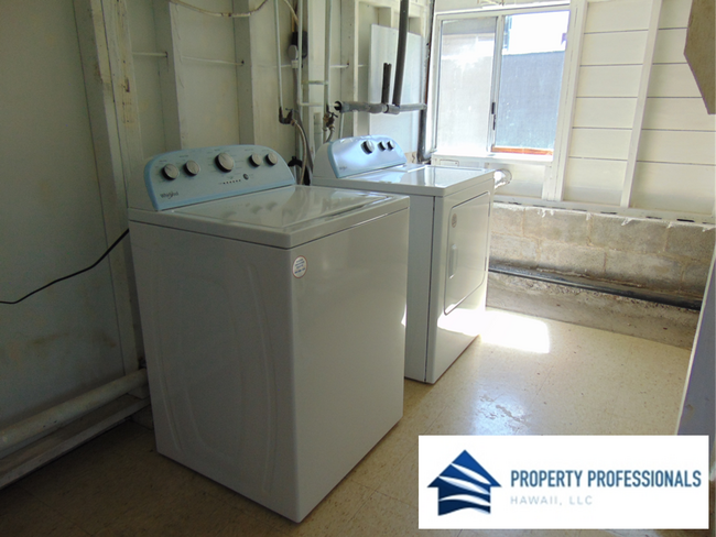 Building Photo - Live like you want with convenience