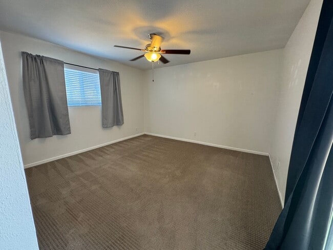 Building Photo - Single Story 4 bedroom Scottsdale Home
