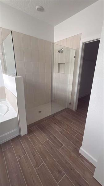 Building Photo - 8780 SW Kanner Hwy