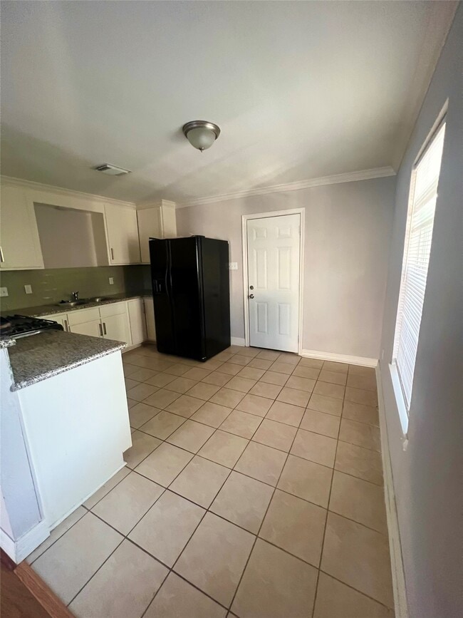 Building Photo - 110 Gans St