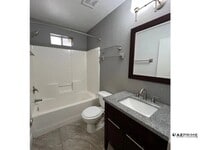 Building Photo - 9638