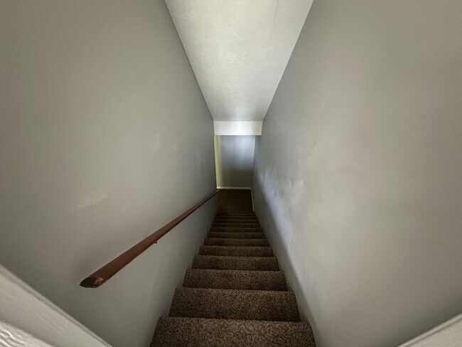 Building Photo - 3 Bedroom Townhouse in Campbell County