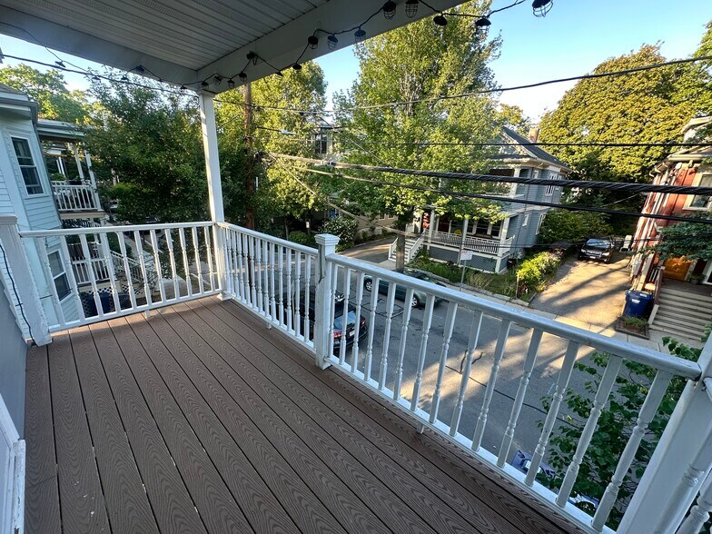 Building Photo - 48 Standish St