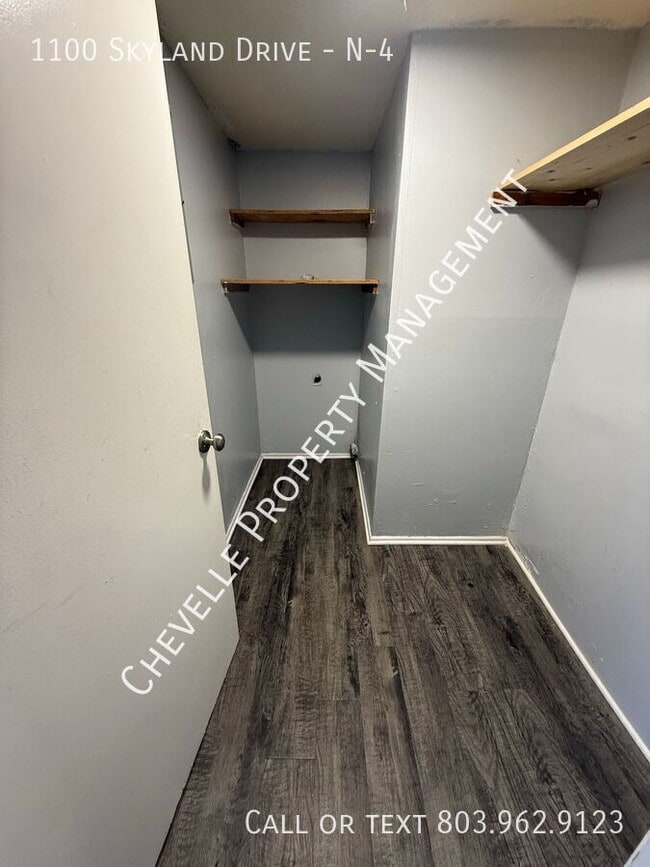 Building Photo - 1100 Skyland Dr