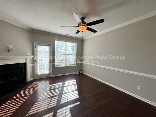 Building Photo - 826 Cupola Dr