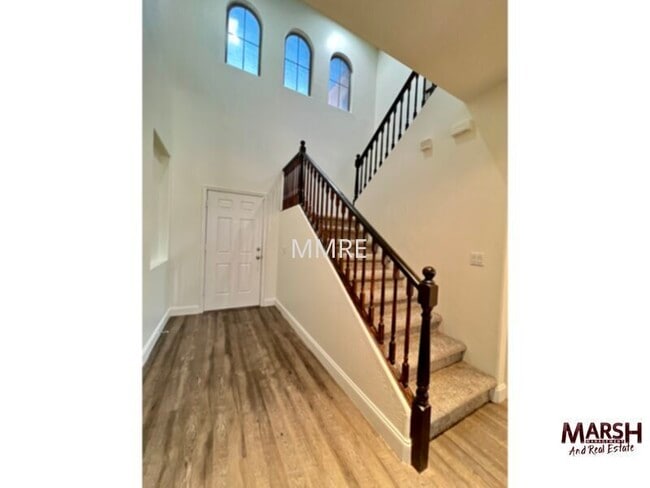 Building Photo - Beautiful 4 bedroom home with private pool...