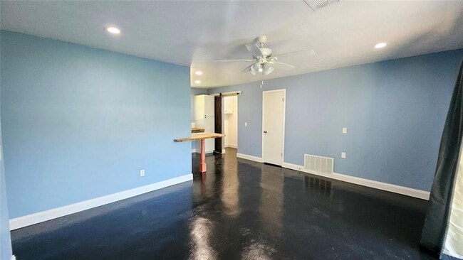 Building Photo - 3008 E Noble Dr