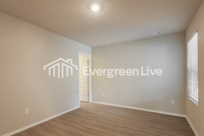 Building Photo - 6600 NW Kathleen St