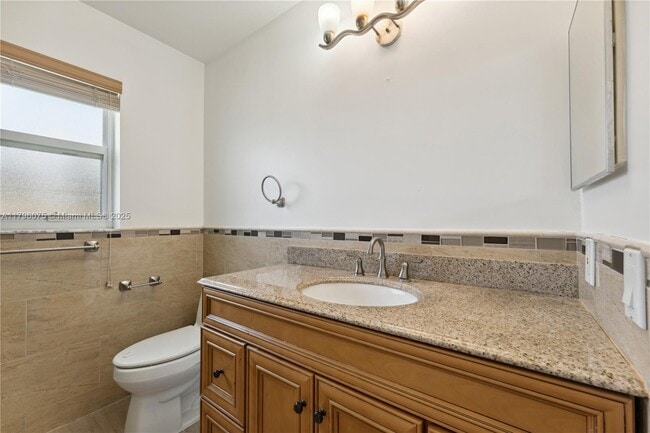 Building Photo - 7423 NW 70th Ave