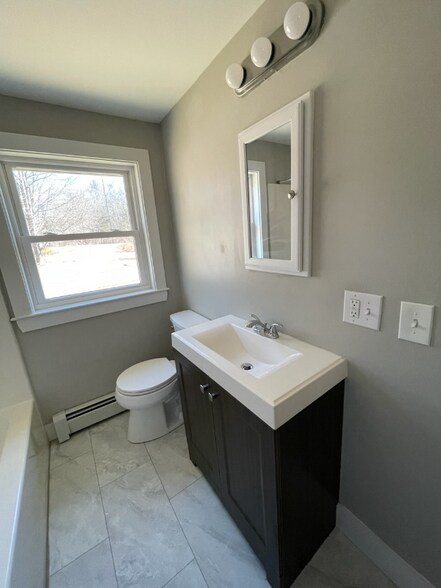 Building Photo - 131 Durham Rd