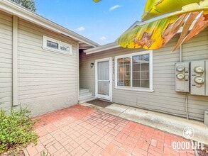 Building Photo - SD: Comfortable Junior 1BD/1BA Unit in Hillcrest with On-Site Laundry & Shared Courtyard