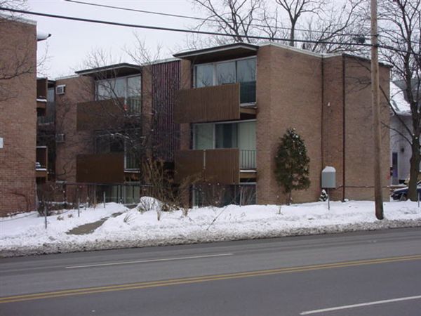 Building Photo - 813 S Main St