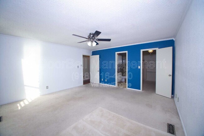 Building Photo - 3302 E 83rd Pl