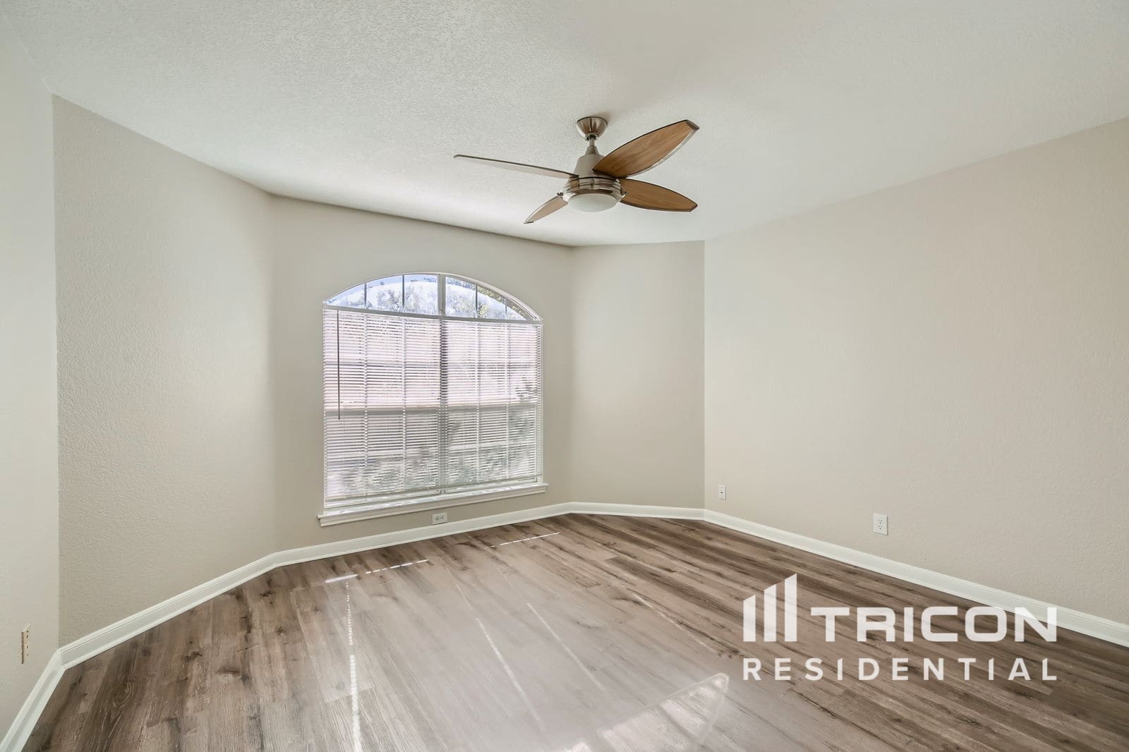 Building Photo - 12430 Canyon Ct