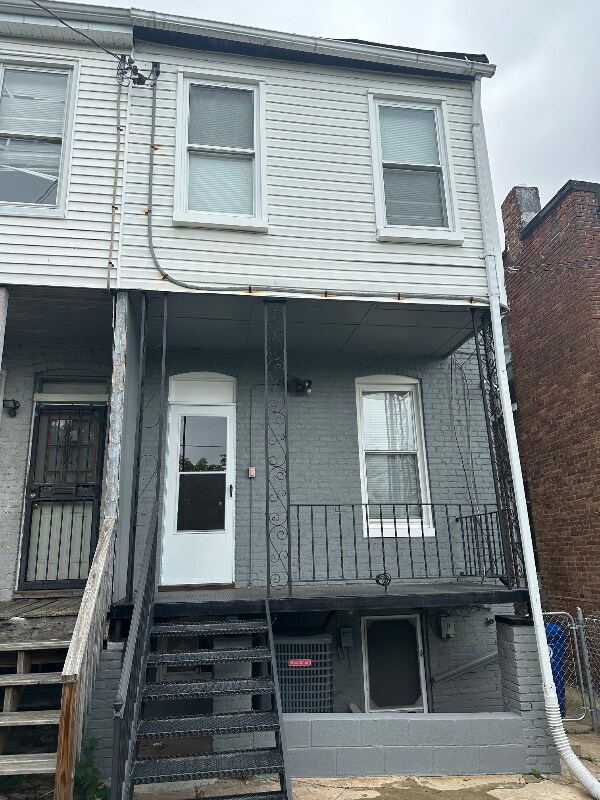 Building Photo - 533 Oakland Ave
