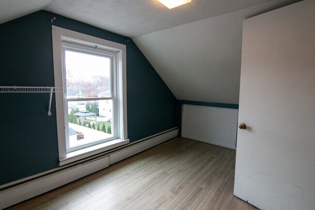 Building Photo - 118 Vine St