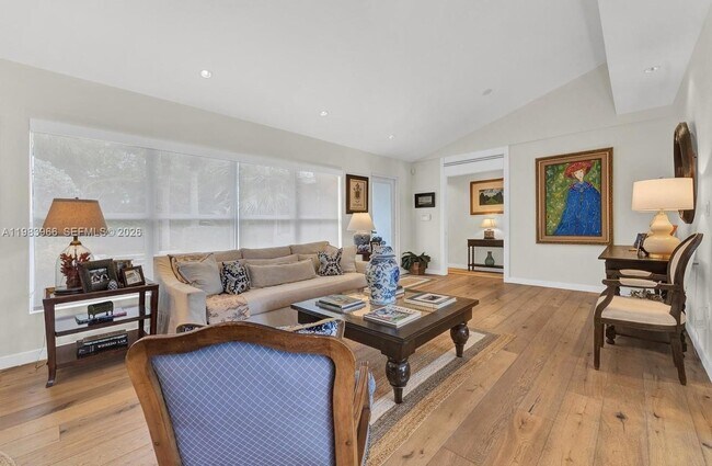 Building Photo - 1150 NE 91st St