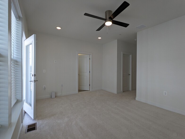 Building Photo - 2089 Henson Norris St