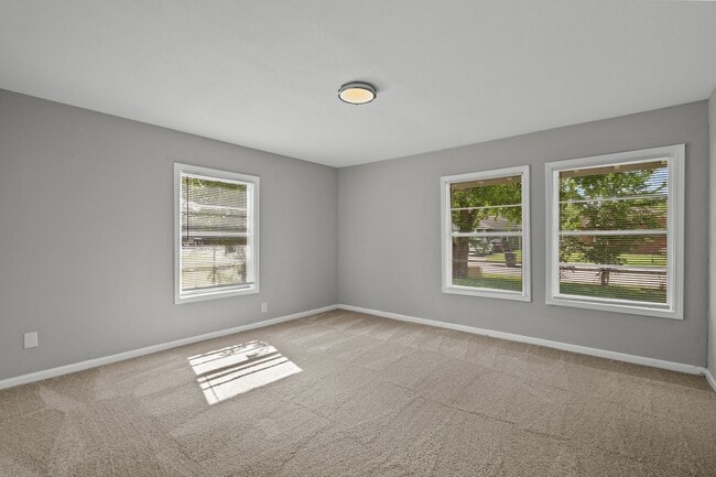 Building Photo - Spacious 3 Bedroom 1 Bath Home with Fresh Updates and Expansive Backyard