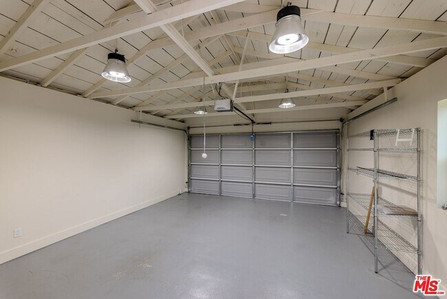 Building Photo - 837 Sunset Ave