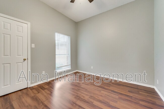 Building Photo - 6609 Gardenia Dr