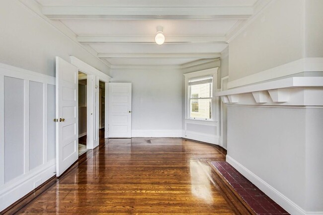 Building Photo - 1338 Haight St