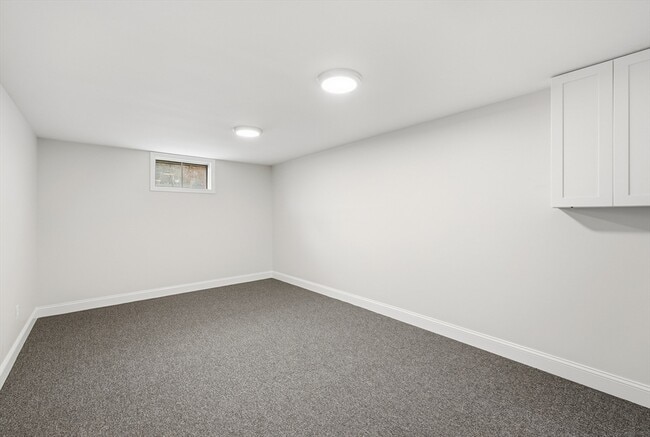 Building Photo - 4 Sandberg Rd