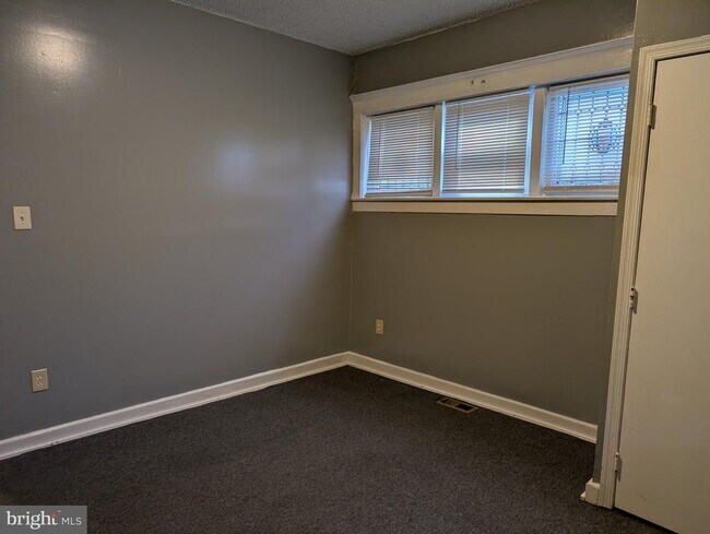 Building Photo - 1407 Park Blvd