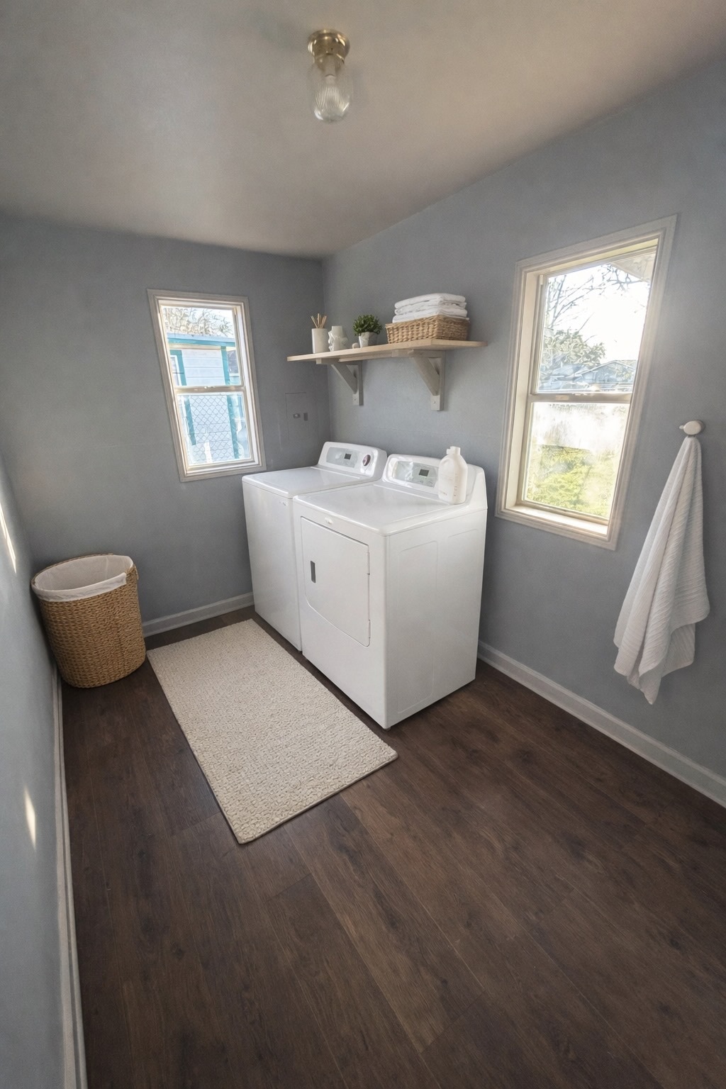 Laundry room - 4517 Molina Dr