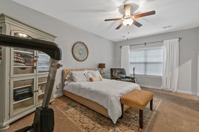 Building Photo - Luxury Townhome for Rent near Regent!