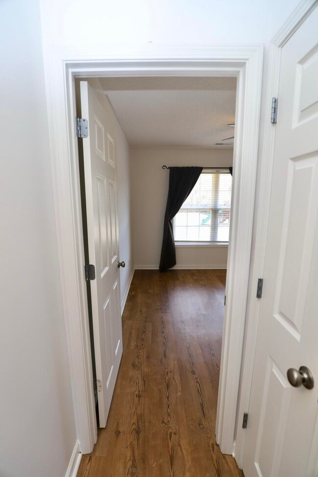 Building Photo - 3065 Temple Rd